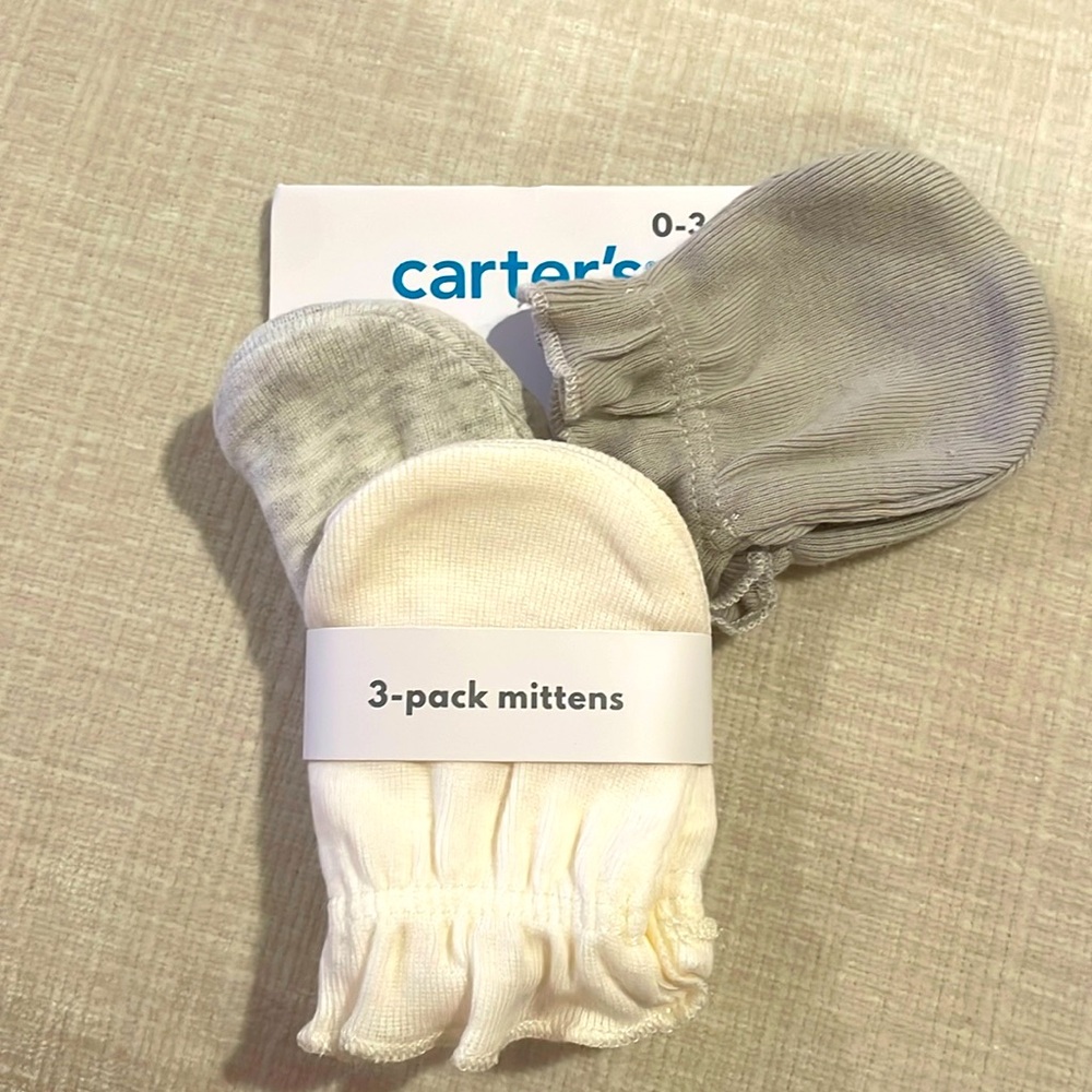 New with tags baby mittens